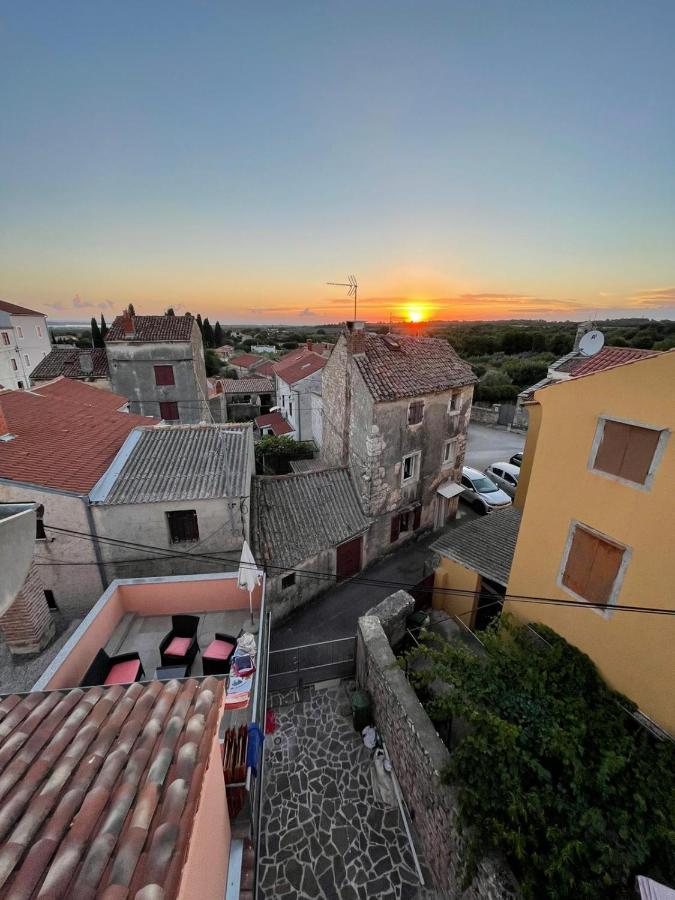 Milka Villa Galižana Esterno foto