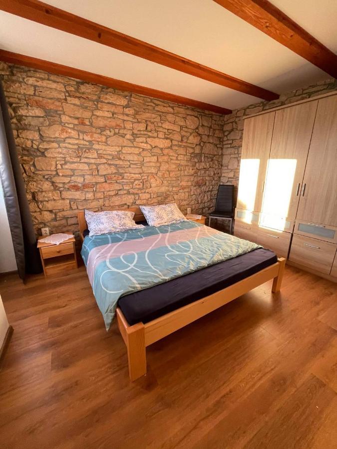 Milka Villa Galižana Esterno foto